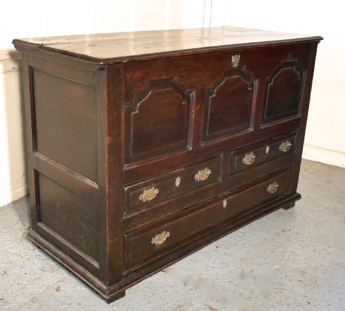 LARGE 18TH CENTURY 3 DRAWER MULE CHEST - ADDITIONAL PHOTO 2