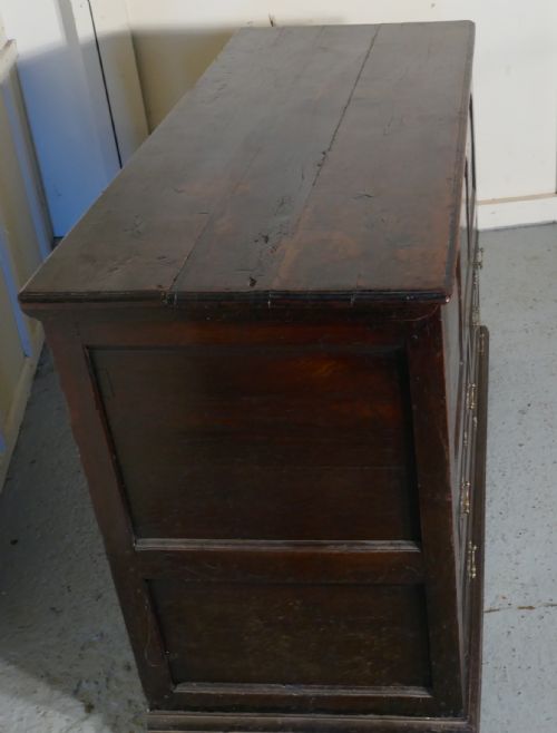 LARGE 18TH CENTURY 3 DRAWER MULE CHEST - ADDITIONAL PHOTO 3
