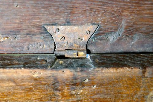 LARGE 18TH CENTURY 3 DRAWER MULE CHEST - ADDITIONAL PHOTO 6