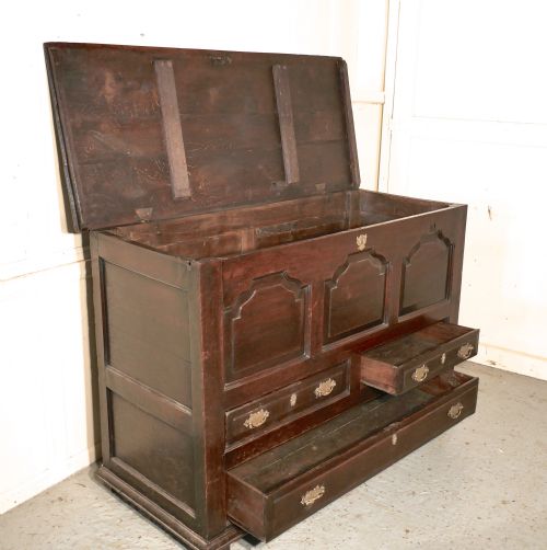 LARGE 18TH CENTURY 3 DRAWER MULE CHEST - ADDITIONAL PHOTO 9