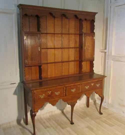 fig 1. Georgian Country Oak Dresser