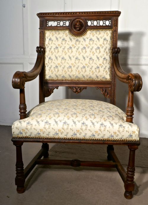 A PAIR OF LARGE FRENCH GOTHIC LIBRARY THRONE CHAIRS - ADDITIONAL PHOTO 4
