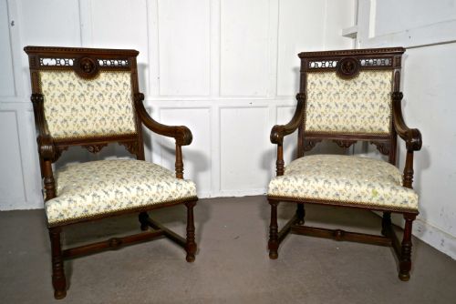 A PAIR OF LARGE FRENCH GOTHIC LIBRARY THRONE CHAIRS - ADDITIONAL PHOTO 5