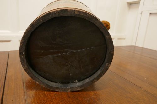 19TH CENTURY ROYAL NAVY OAK FIRE BUCKET WITH PLYMOUTH ARMORIAL CREST - ADDITIONAL PHOTO 2