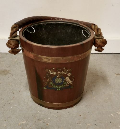 19TH CENTURY ROYAL NAVY OAK FIRE BUCKET WITH PLYMOUTH ARMORIAL CREST - ADDITIONAL PHOTO 4