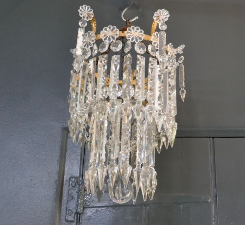 A STUNNING WATERFALL 2 TIER CRYSTAL CHANDELIER - ADDITIONAL PHOTO 1