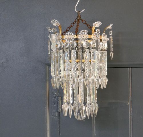 A STUNNING WATERFALL 2 TIER CRYSTAL CHANDELIER - ADDITIONAL PHOTO 2