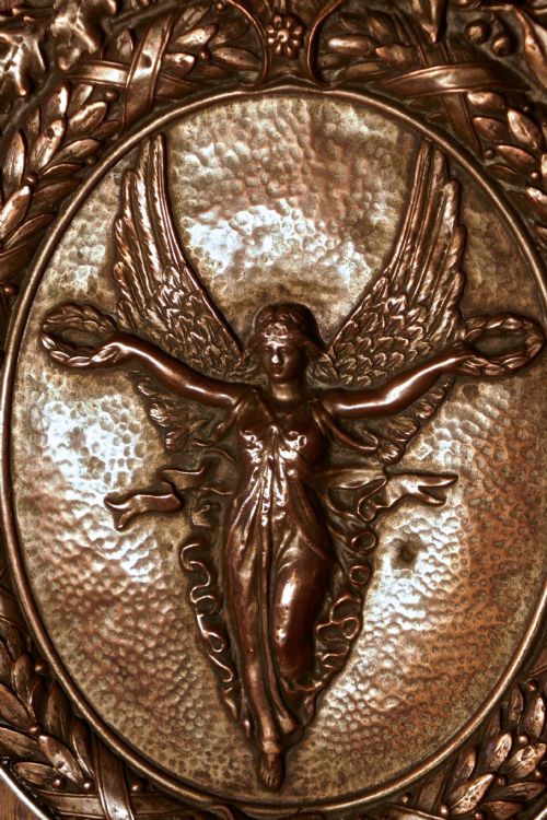 UNUSED ARTS AND CRAFTS 19TH CENTURY SHIELD TROPHY WITH NIKE THE GODDESS OF VICTORY - ADDITIONAL PHOTO 1