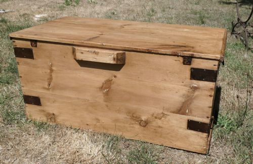 STRIPPED PINE BLANKET BOX - ADDITIONAL PHOTO 2