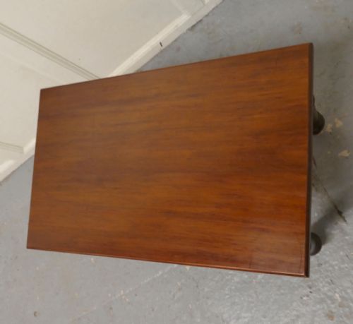 SMALL VICTORIAN OCCASIONAL OR LAMP TABLE - ADDITIONAL PHOTO 5