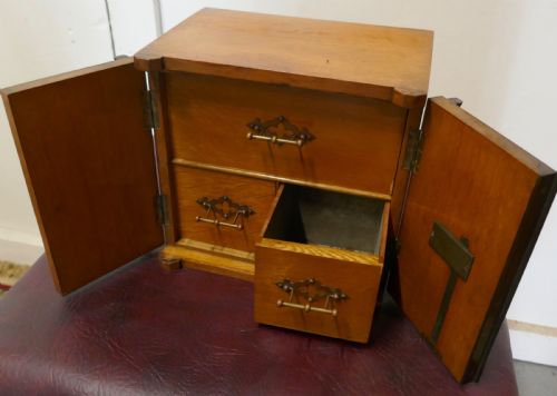 19TH CENTURY GOLDEN OAK HUMIDOR - ADDITIONAL PHOTO 6