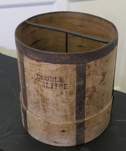 19TH CENTURY FRENCH 10 LITRE WOODEN FRUIT MEASURE - ADDITIONAL PHOTO 2