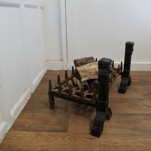 LARGE 19TH CENTURY INGLENOOK FIRE GRATE ON ANDIRONS - ADDITIONAL PHOTO 4