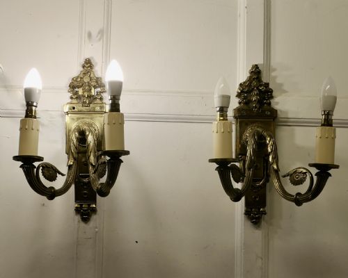 A PAIR OF NEO CLASSICAL LARGE BRASS TWIN WALL LIGHTS - ADDITIONAL PHOTO 3