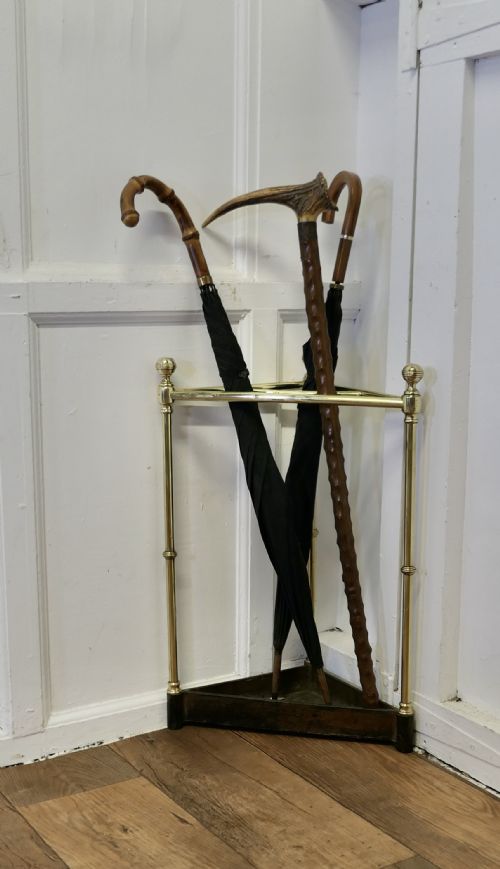VICTORIAN BRASS AND CAST IRON CORNER STICK OR UMBRELLA STAND - ADDITIONAL PHOTO 3