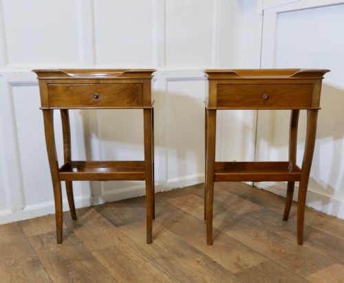 A Pair of Walnut Night Tables, Bedside Cabinets