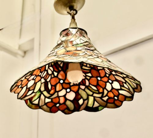A VINTAGE TIFFANY ARTS AND CRAFTS LAMPSHADE - ADDITIONAL PHOTO 6