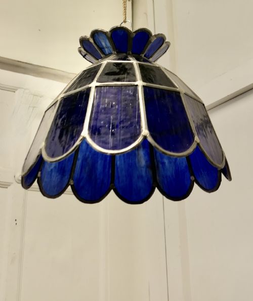 LARGE ARTS AND CRAFTS COBALT BLUE LEADED GLASS PENDANT LAMP - ADDITIONAL PHOTO 3