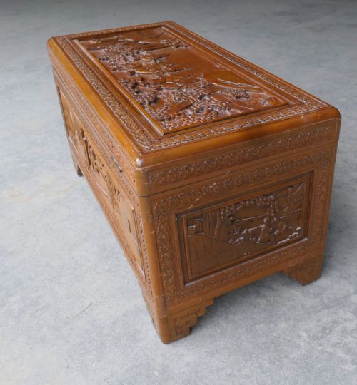 ORIENTAL CARVED CAMPHOR WOOD CHEST - ADDITIONAL PHOTO 4