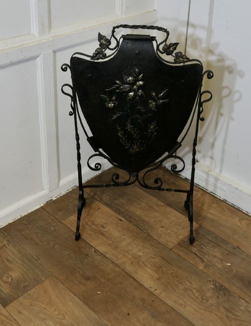 VICTORIAN ARTS AND CRAFTS GOTHIC SHIELD IRON FIRE SCREEN - ADDITIONAL PHOTO 4