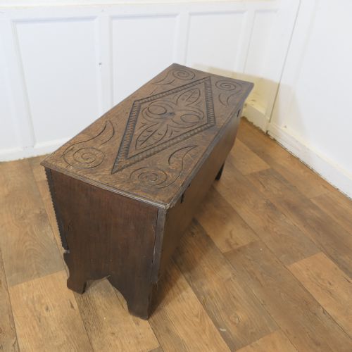 A GEORGIAN 5 PLANK OAK COFFER - ADDITIONAL PHOTO 5