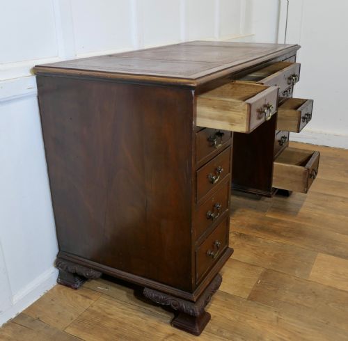 A LARGE VICTORIAN WALNUT KNEE HOLE DESK - ADDITIONAL PHOTO 2