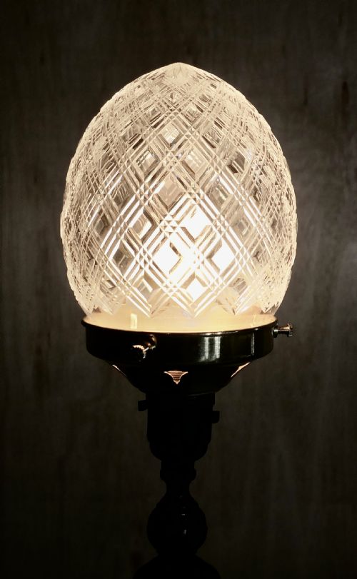 VICTORIAN BRONZE LAMP WITH DIAMOND CUT CRYSTAL SHADE - ADDITIONAL PHOTO 3