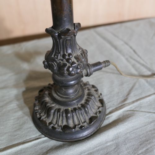 VICTORIAN BRONZE LAMP WITH DIAMOND CUT CRYSTAL SHADE - ADDITIONAL PHOTO 5