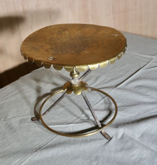 AN ATTRACTIVE BRASS AND IRON GYPSY TRIVET - ADDITIONAL PHOTO 2