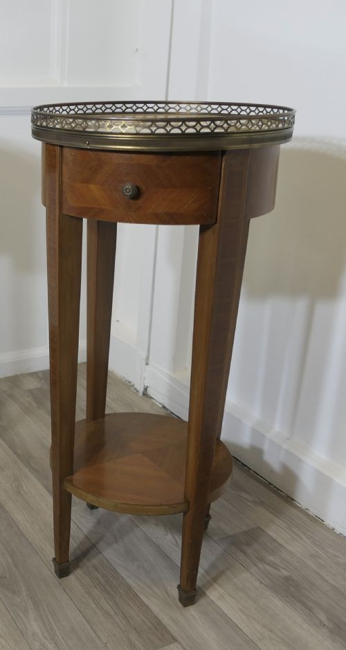 A PAIR OF FRENCH CIRCULAR SIDE TABLES WITH DRAWERS - ADDITIONAL PHOTO 6
