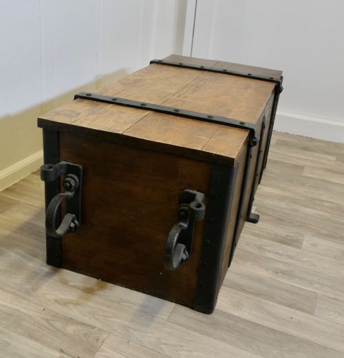 FRENCH ELM CANNONBALL BOX WITH IRON HASPS AND CARRYING HOOPS - ADDITIONAL PHOTO 8