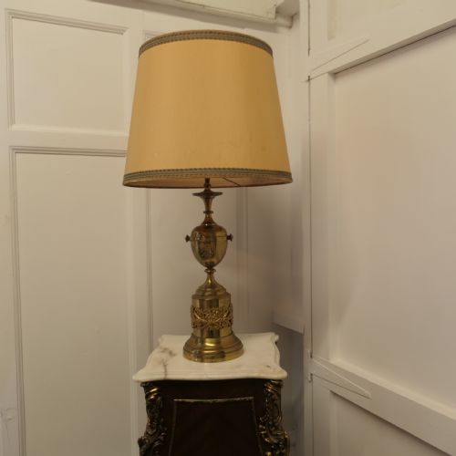 BRASS TABLE LAMP WITH ITALIAN CLASSICAL MASK AND MOUNTS TO THE BASE - ADDITIONAL PHOTO 2