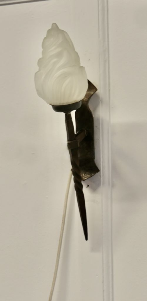 A SUPERB FRENCH GOTHIC IRON ENTRANCE WALL LIGHT - ADDITIONAL PHOTO 5
