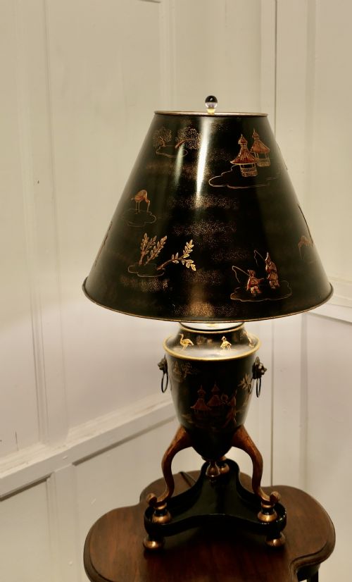 LARGE CHINOISERIE TOLEWARE TABLE LAMP BLACK AND GOLD LACQUER - ADDITIONAL PHOTO 1