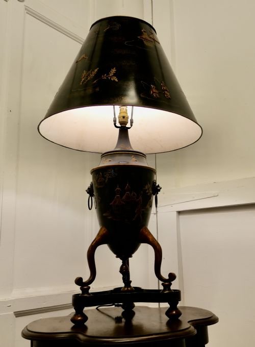 LARGE CHINOISERIE TOLEWARE TABLE LAMP BLACK AND GOLD LACQUER - ADDITIONAL PHOTO 2