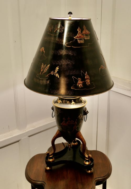 LARGE CHINOISERIE TOLEWARE TABLE LAMP BLACK AND GOLD LACQUER - ADDITIONAL PHOTO 3