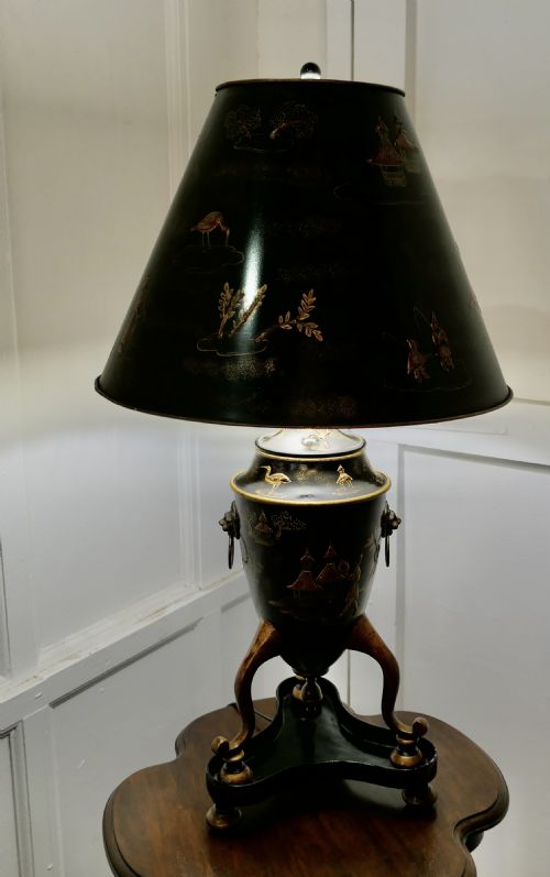 LARGE CHINOISERIE TOLEWARE TABLE LAMP BLACK AND GOLD LACQUER - ADDITIONAL PHOTO 7