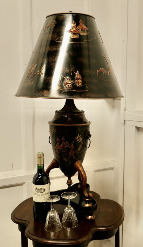 LARGE CHINOISERIE TOLEWARE TABLE LAMP BLACK AND GOLD LACQUER - ADDITIONAL PHOTO 10
