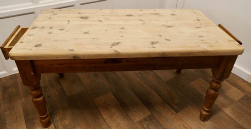 PINE FARMHOUSE KITCHEN TABLE - ADDITIONAL PHOTO 2