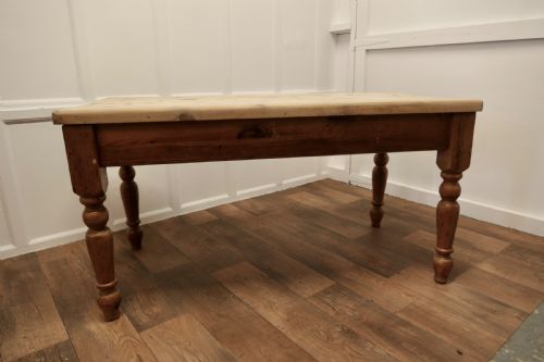 PINE FARMHOUSE KITCHEN TABLE - ADDITIONAL PHOTO 4
