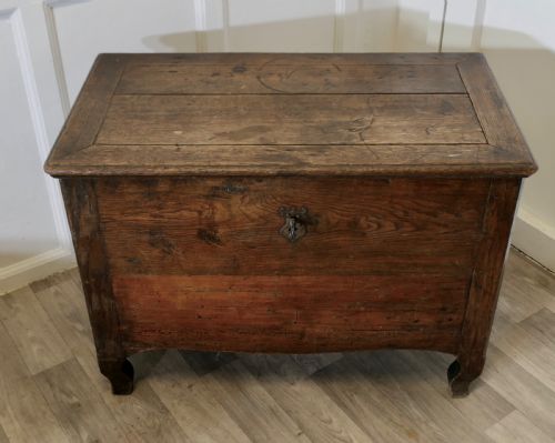 18TH CENTURY SMALL FRENCH OAK COFFER STRONG BOX - ADDITIONAL PHOTO 1