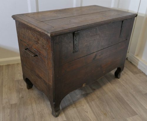 18TH CENTURY SMALL FRENCH OAK COFFER STRONG BOX - ADDITIONAL PHOTO 5