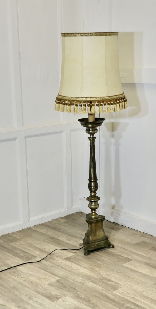 VERY LARGE BRASS TABLE LAMP OR A HALF HEIGHT FLOOR LAMP - ADDITIONAL PHOTO 1