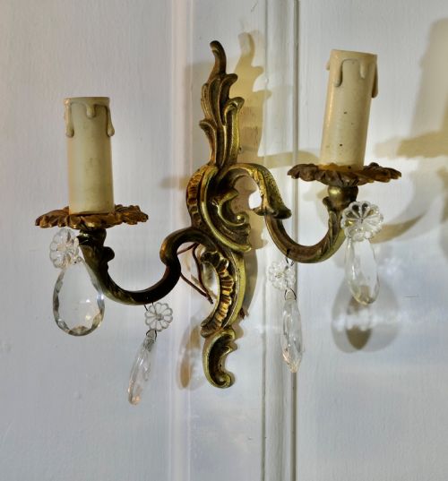 A PAIR OF FRENCH BRASS TWIN WALL LIGHTS - ADDITIONAL PHOTO 4
