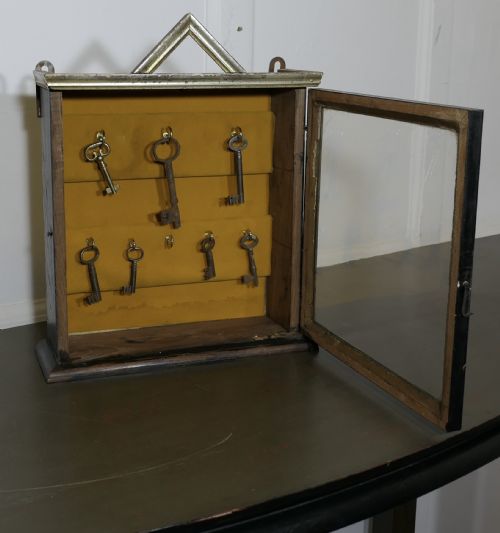 NIGHT PORTERS LINED KEY CUPBOARD - ADDITIONAL PHOTO 6