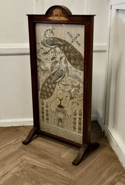 INDIAN EMBROIDERED SILVER AND GOLD TAJ MAHAL SCREEN - ADDITIONAL PHOTO 1