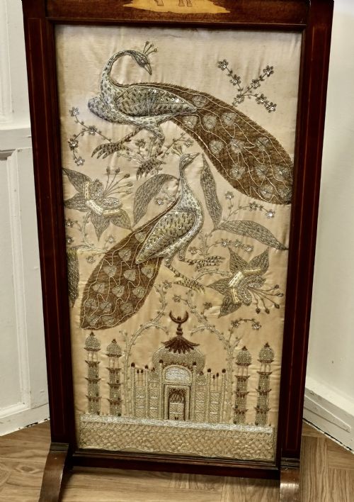 INDIAN EMBROIDERED SILVER AND GOLD TAJ MAHAL SCREEN - ADDITIONAL PHOTO 4