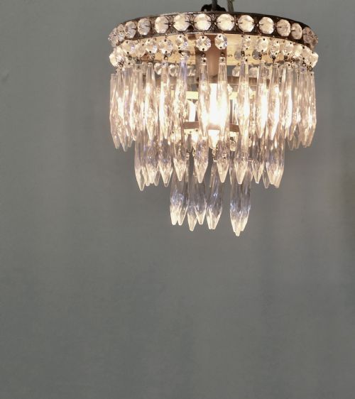 A PETITE WATERFALL PENDANT CHANDELIER - ADDITIONAL PHOTO 3