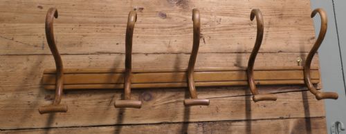 ROW OF 5 LARGE BENTWOOD HAT AND COAT HOOKS - ADDITIONAL PHOTO 4