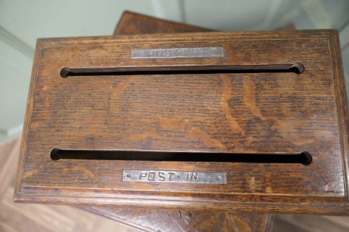 ARTS AND CRAFTS GOLDEN OAK CORRESPONDENCE POST OR LETTER BOX - ADDITIONAL PHOTO 1